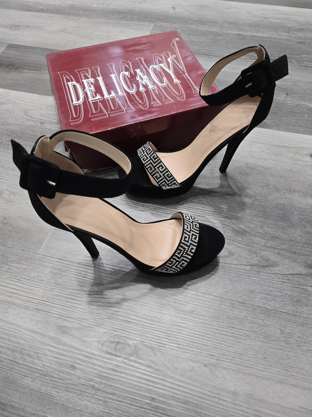 Delicacy black platform high heels with rhinestone-studded ankle straps - Picture 3 of 8